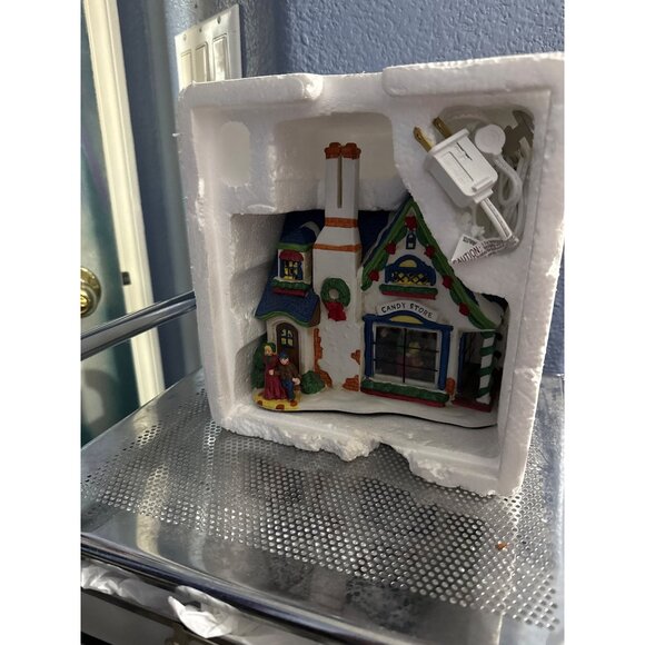 Vintage Trim A Home Christmas Village Candy Store New Cord & Lamp Damaged Box - Picture 8 of 11